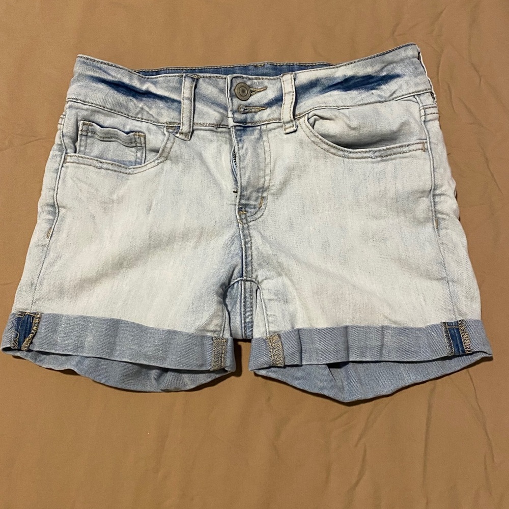 MIDI light wash denim shorts size 3